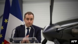 Ֆրանսիայի պաշտպանության նախարար Սեբաստիան Լեկորնու, արխիվ