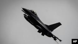 Ҳавопаймои ҷангии F-16