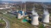 Područje Termoelektrane u Tuzli iz aprila 2021. godine. I pored kritika zbog namjere za uvećavanje kapaciteta ove elektrane, BiH je na ivici početka gradnje još jednog bloka. Povlačenje američkog izvođača, te promjena uslova kineskih investitora, investiciju dovode u pitanje. 