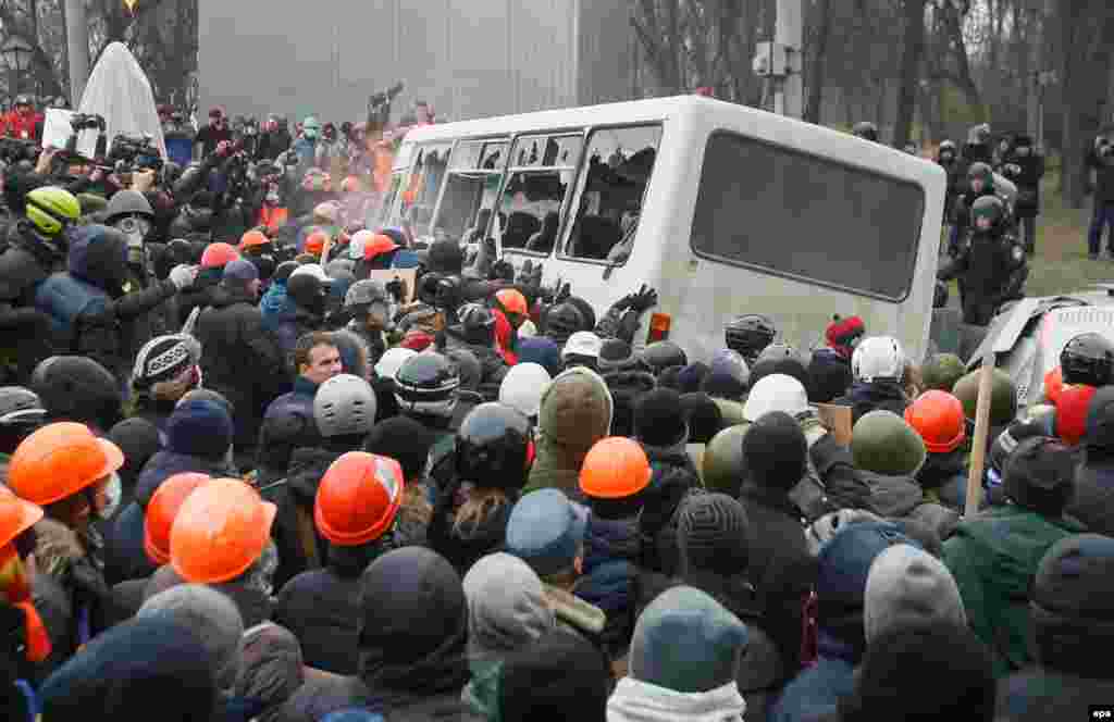 EPA/Sergey Dolzhenko