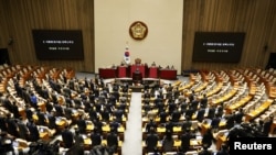 Заседание парламента Южной Кореи по вопросу импичмента президенту, 7 декабря 2024 г.