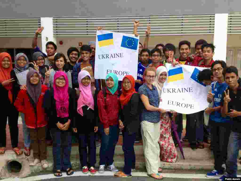 Євромайдан в Куантані (Малайзія), 25 листопада 2013 року (фото з Facebook Anna Va)