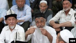 Оштогу кыргыз жана өзбек улутундагы тургундардын чогулушу. 