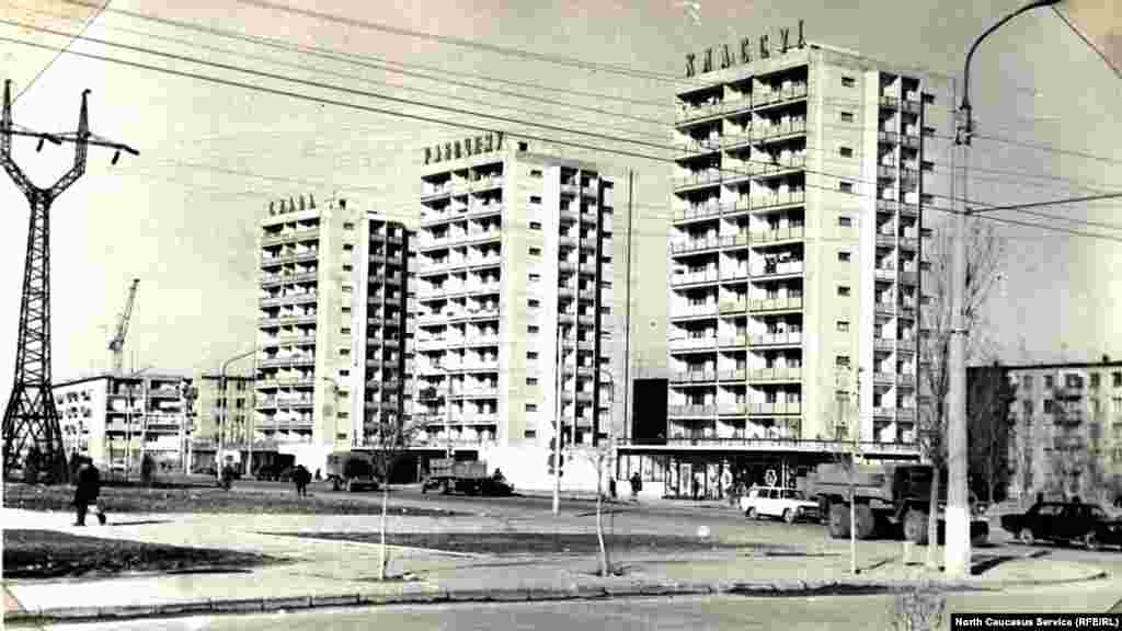 Дома по проспекту Калинина, ныне пр. Имама Шамиля, вторая половина 1970-х гг.
