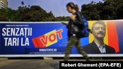 Este prima campanie prezidențială decontată din bani publici, iar afișajul electoral outdoor a fost limitat.