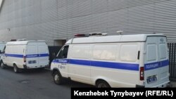 Автомобили полиции.