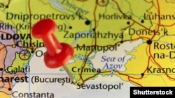 Не відкриваються не лише загальнополітичні, а й музичні радіостанції, які не мають політичних програм чи новин