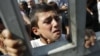 Какие бы условия не создавались в местах ограничения свободы, эксперты и психологи считают, что лучше сделать все, чтобы подростки туда вообще не попадали