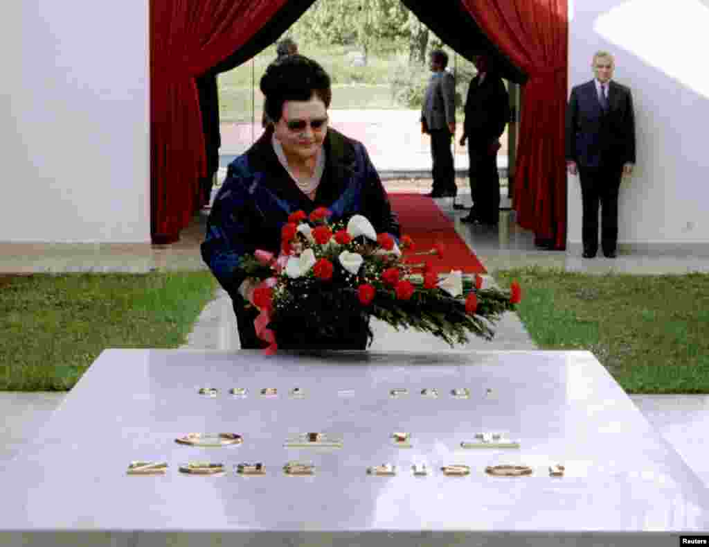 Jovanka Broz, Kuća cvijeća, Beograd, maj, 1998.
