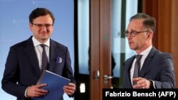 Міністр закордонних справ України Дмитро Кулеба (л) і голова МЗС Німеччини Гайко Маас (п), Берлін, 2 червня 2020 року