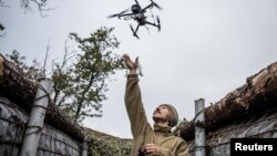 UE și țările G7 vor să permită Ucrainei să se folosească de profiturile generate de activele rusești înghețate în băncile de pe teritoriile lor. Ar fi un ajutor esențial pentru armata Ucrainei, dar și pentru primii pași spre reconstrucția țării.