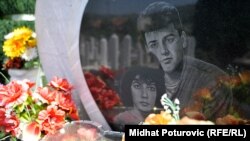 Na putu za koji su mislili da je njihov spas, ubijen je prvo Boško, a onda Admira
