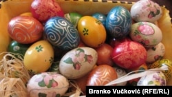 Tradicionalno bojena uskršnja jaja