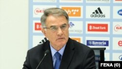 Dušan Bajević