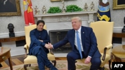 د امریکا ولسمشر ډونلډ ترمپ او پاکستانی وزیراعظم عمران خان