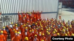 Забастовка работников Consolidated Contractors Company. Остров D, Кашаган, Каспийское море. 3 августа, 2010 года. Фотография предоставлена рабочими-активистами.