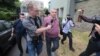 Дырэктара БелаПАН Ліпая павезьлі на допыт у Дэпартамэнт фінансавых расьсьледаваньняў