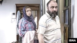 رضا عطاران و ترانه علیدوستی در فیلم «استراحت مطلق»‌به کارگردانی عبدالرضا کاهانی