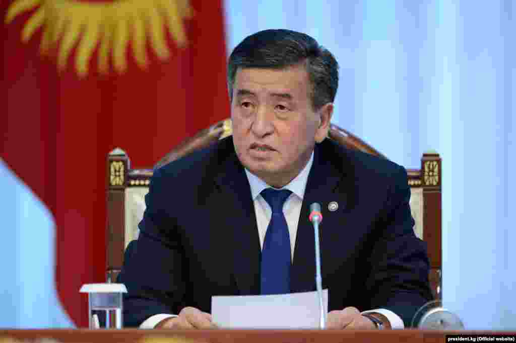 Он высказал пожелание, чтобы представители гражданского общества направили все свои знания, опыт и энергию на созидание ради интересов народа. Были активными не только в политических вопросах, но и в решении других проблем страны.