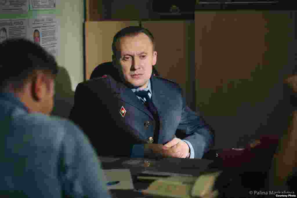 Сяргей Гіргель у кабінэце берасьцейскага сьледчага