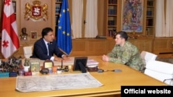 საქართველოს მესამე პრეზიდენტი მიხეილ სააკაშვილი და გენერალი გიორგი კალანდაძე