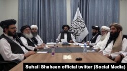 طالبان وايي، د بين الافغاني خبرو د پيل شرط د افغان حکومت لخوا د ۵۰۰۰ طالب بنديانو خوشې کول دي.